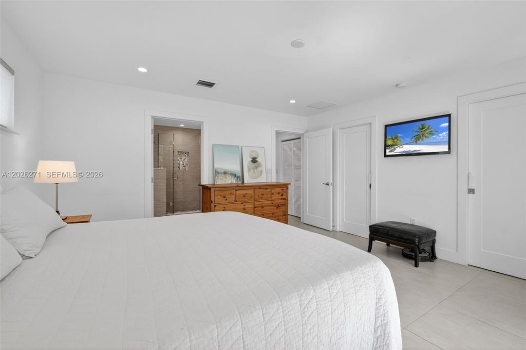 Active With Contract: $795,000 (3 beds, 3 baths, 1980 Square Feet)