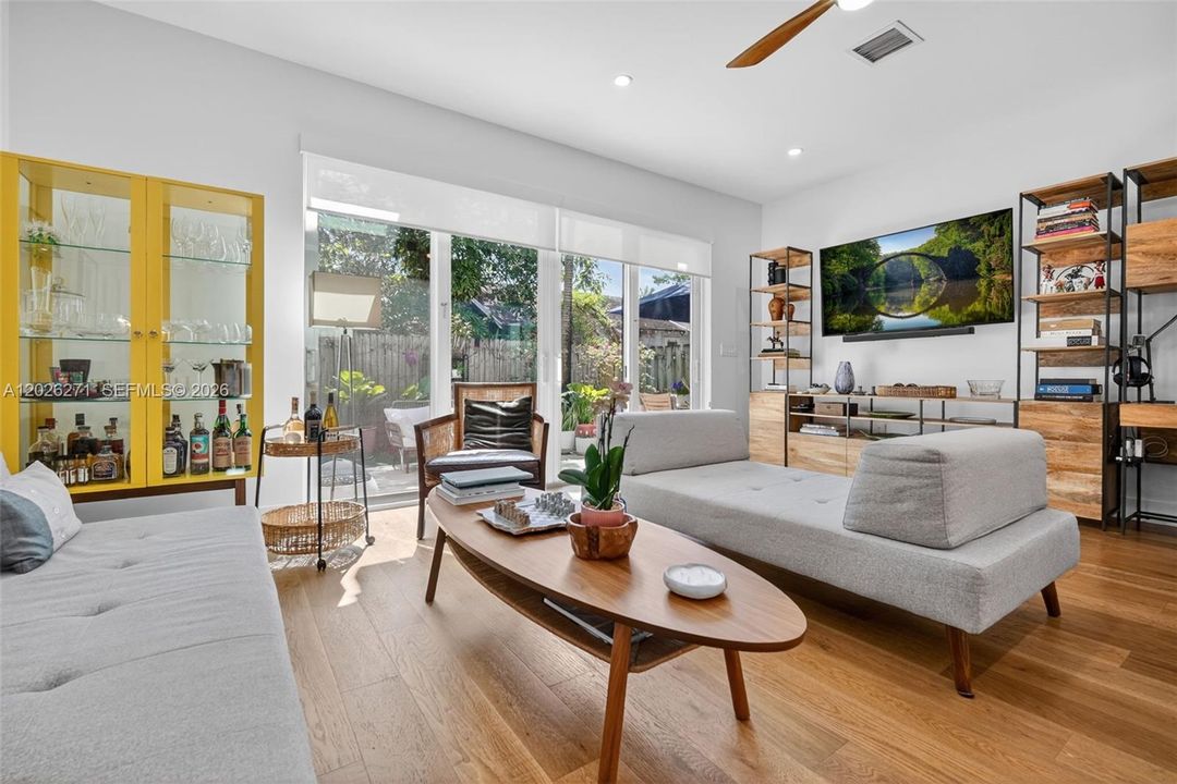 Active With Contract: $795,000 (3 beds, 3 baths, 1980 Square Feet)