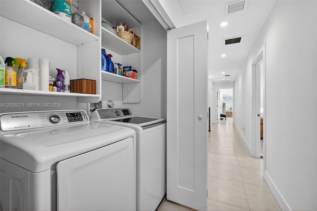 Active With Contract: $795,000 (3 beds, 3 baths, 1980 Square Feet)