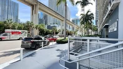 For Sale: $398,500 (1 beds, 1 baths, 795 Square Feet)