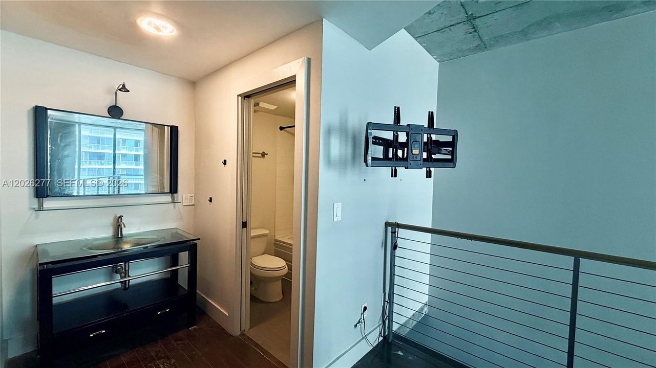 For Sale: $398,500 (1 beds, 1 baths, 795 Square Feet)