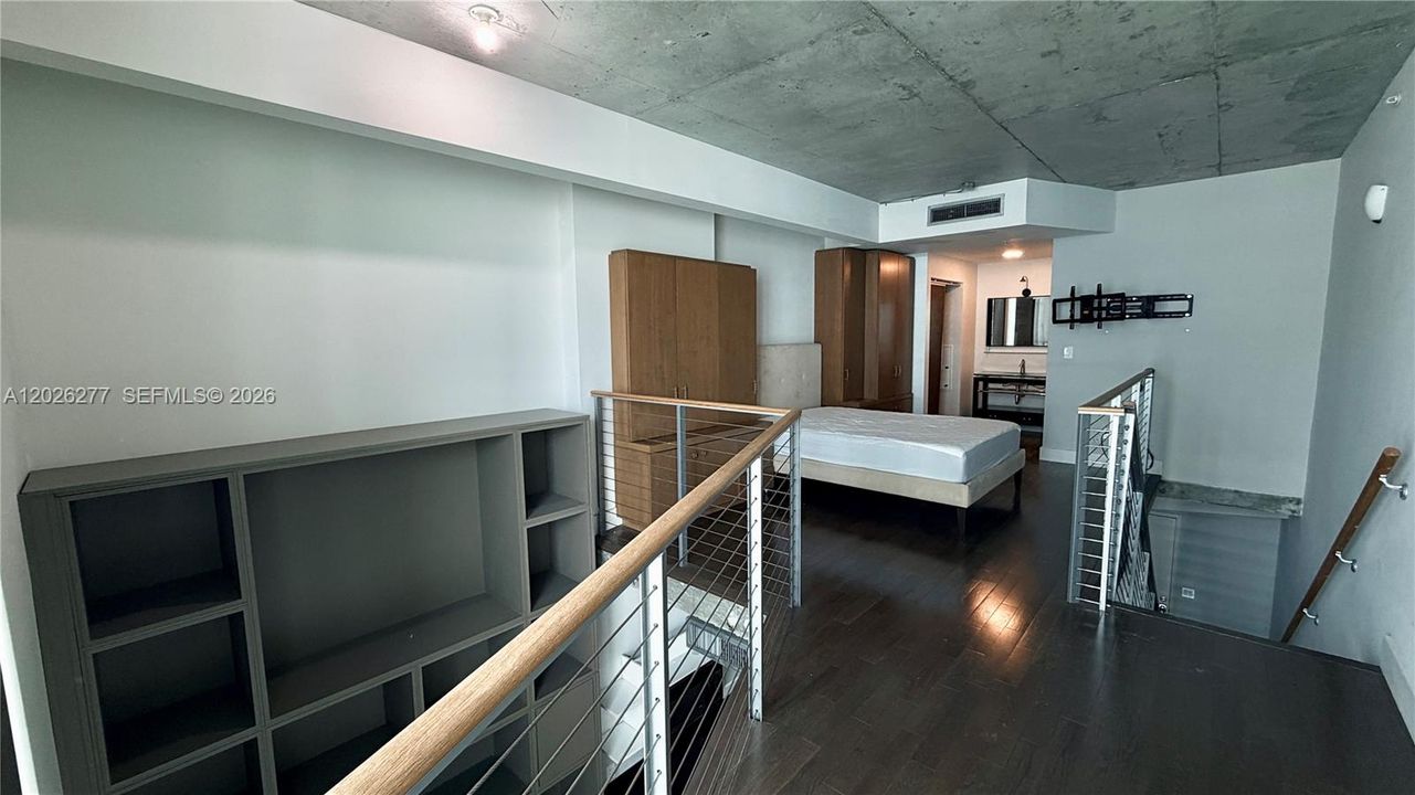 For Sale: $398,500 (1 beds, 1 baths, 795 Square Feet)