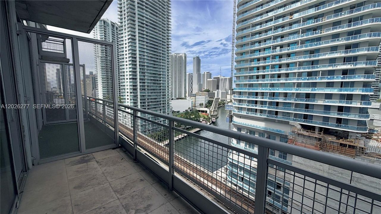 For Sale: $398,500 (1 beds, 1 baths, 795 Square Feet)