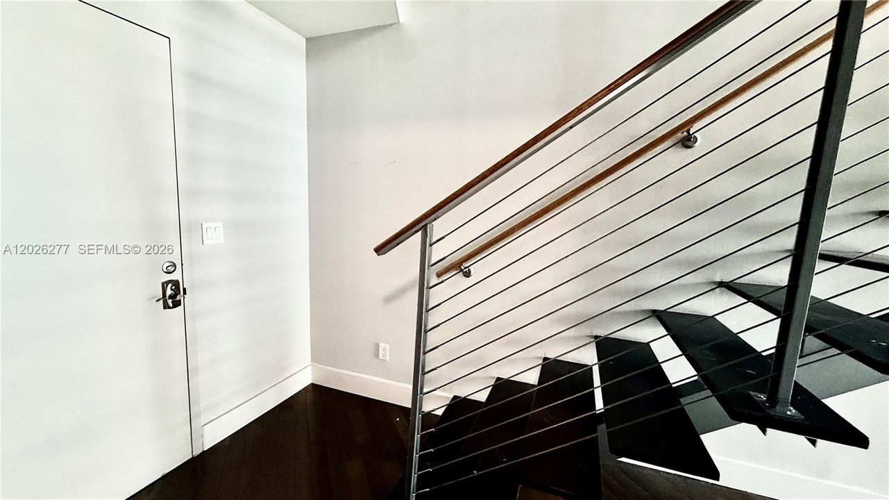 For Sale: $398,500 (1 beds, 1 baths, 795 Square Feet)