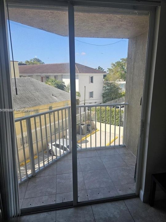 En Venta: $250,000 (1 camas, 1 baños, 635 Pies cuadrados)