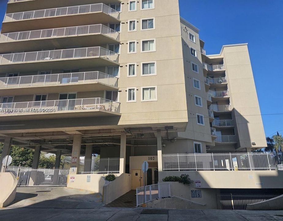 En Venta: $250,000 (1 camas, 1 baños, 635 Pies cuadrados)