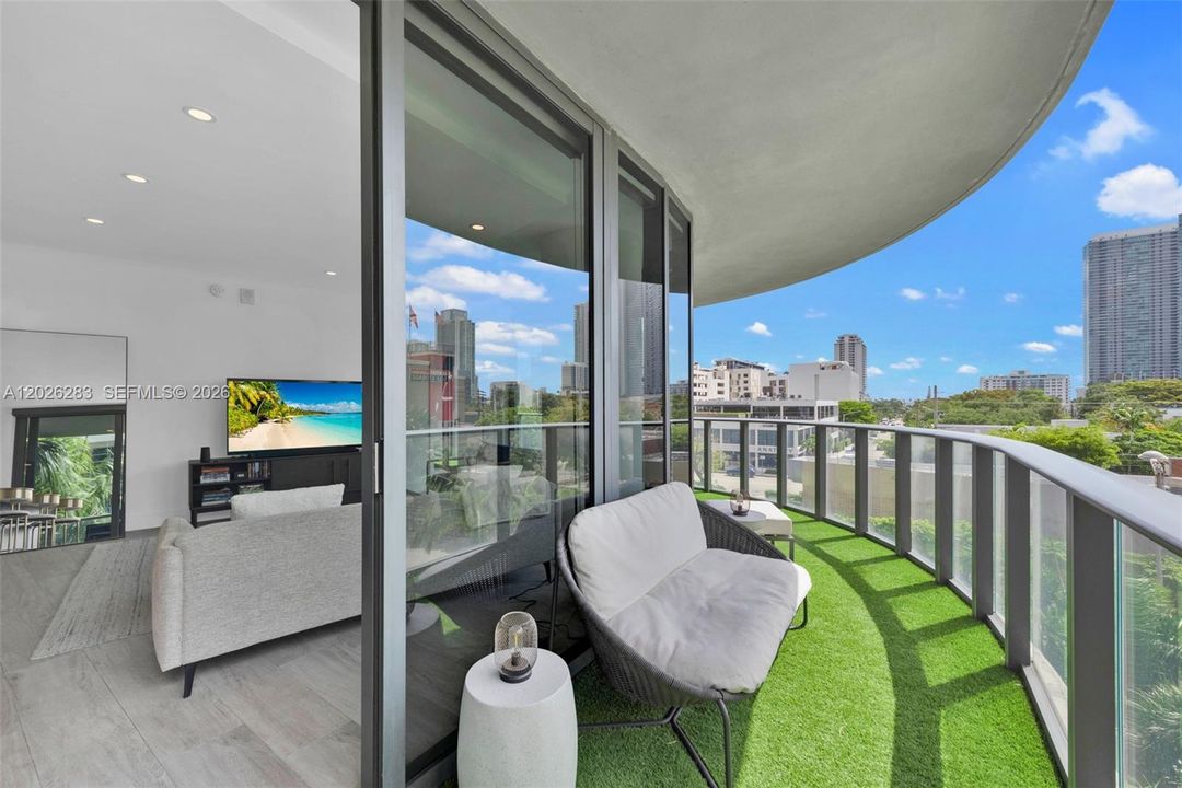 En Venta: $850,000 (2 camas, 2 baños, 1095 Pies cuadrados)