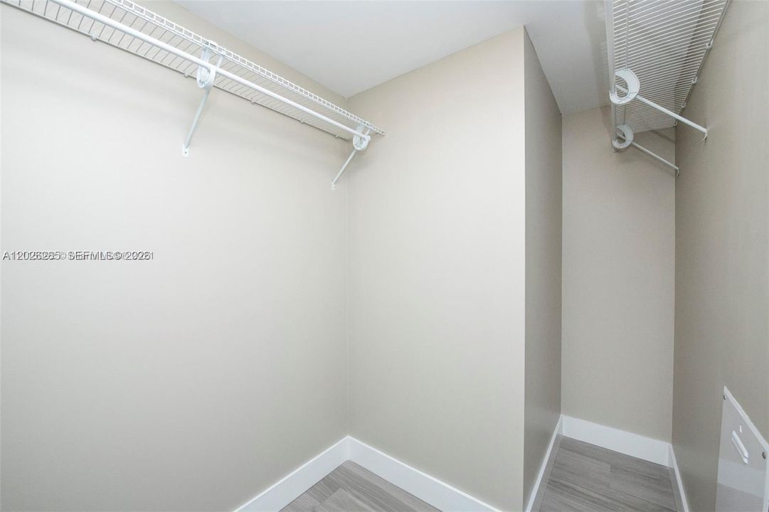 For Rent: $4,000 (2 beds, 2 baths, 1107 Square Feet)