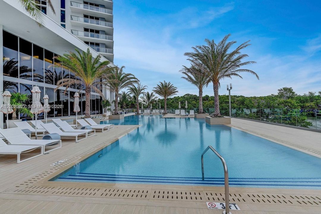 For Rent: $4,000 (2 beds, 2 baths, 1107 Square Feet)