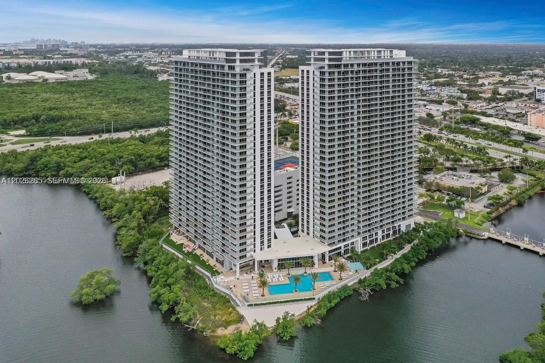 For Rent: $4,000 (2 beds, 2 baths, 1107 Square Feet)