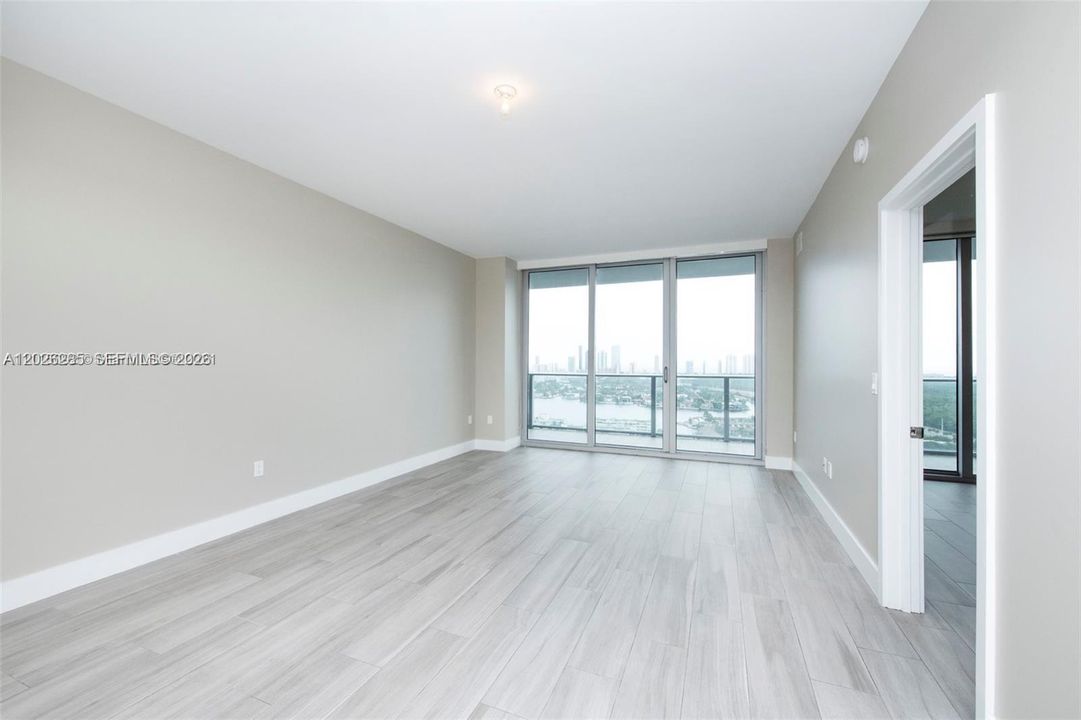 For Rent: $4,000 (2 beds, 2 baths, 1107 Square Feet)