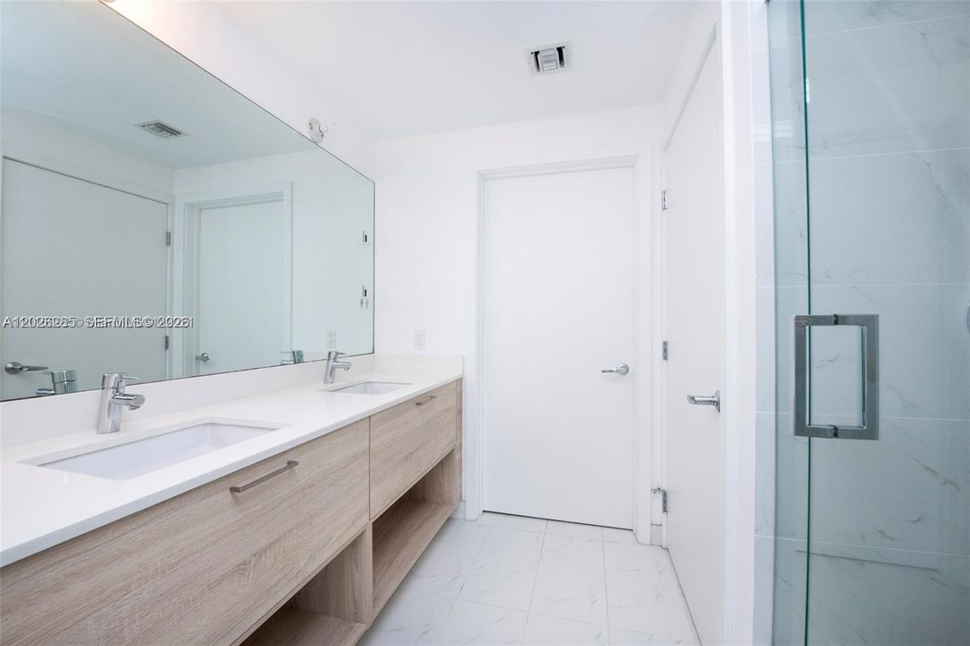 For Rent: $4,000 (2 beds, 2 baths, 1107 Square Feet)