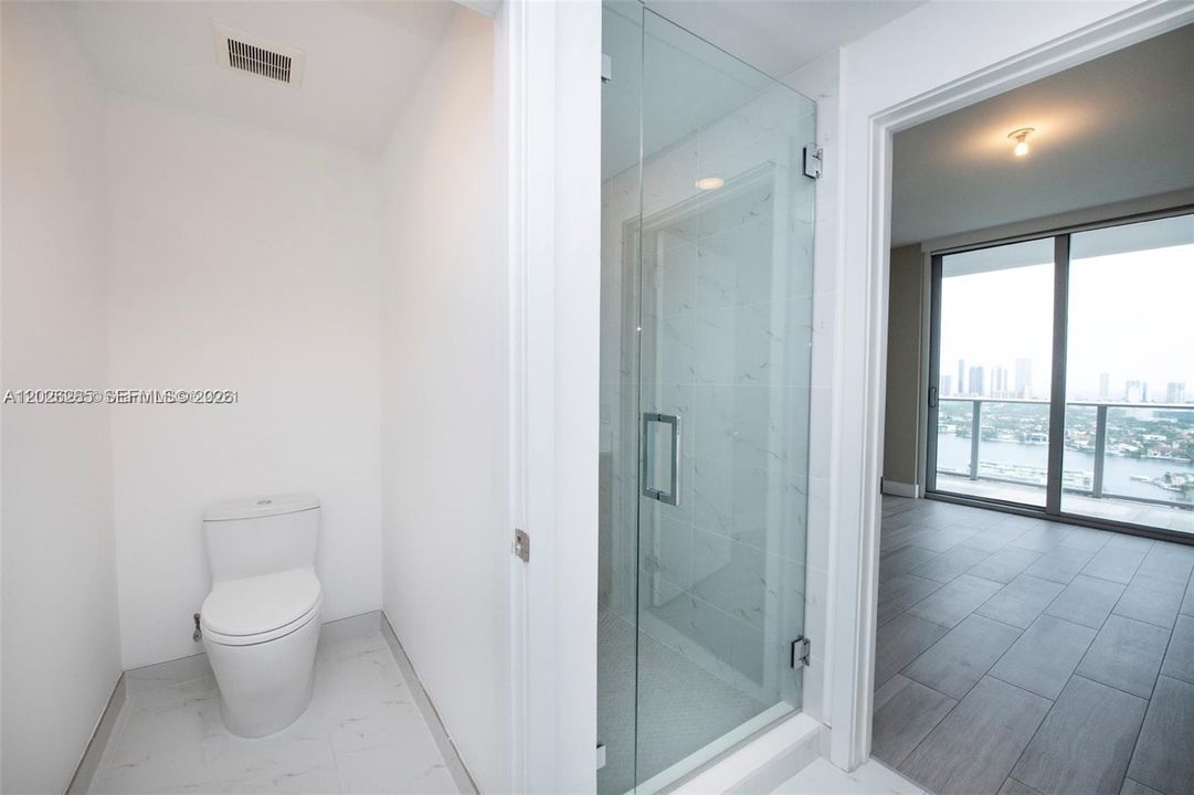 For Rent: $4,000 (2 beds, 2 baths, 1107 Square Feet)