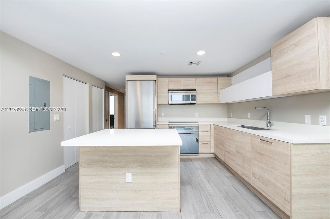 For Rent: $4,000 (2 beds, 2 baths, 1107 Square Feet)