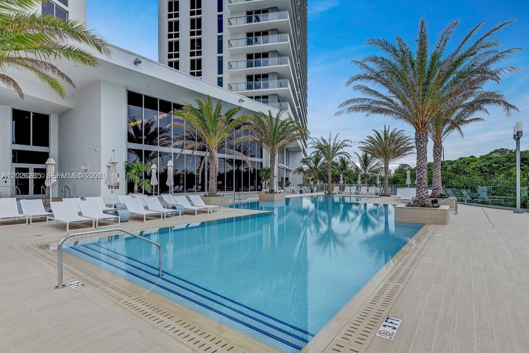 For Rent: $4,000 (2 beds, 2 baths, 1107 Square Feet)