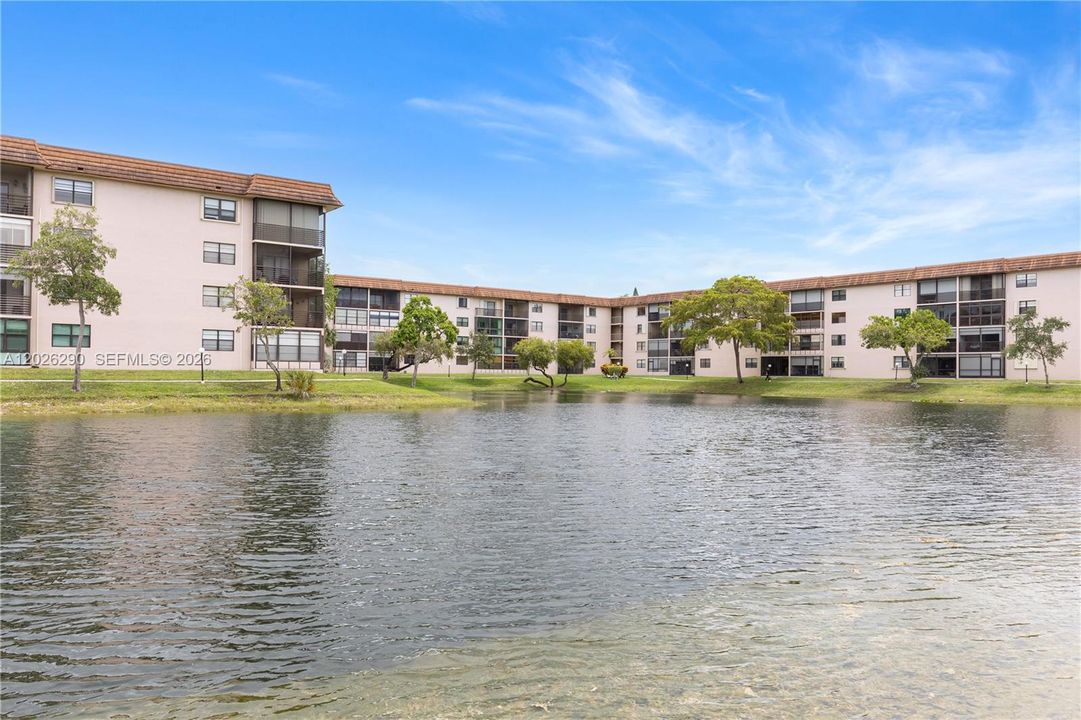 For Sale: $155,000 (2 beds, 2 baths, 1270 Square Feet)