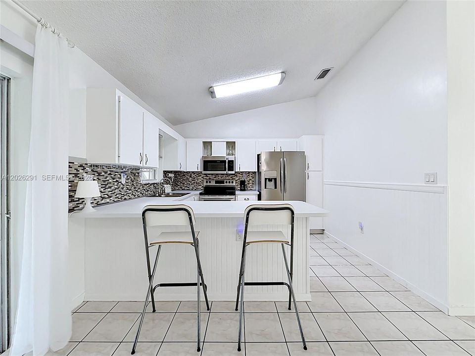 В аренду: $3,450 (3 спален, 2 ванн, 1430 Квадратных фут)