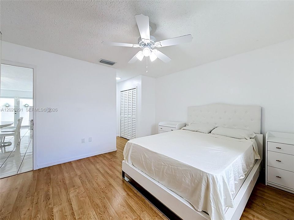 В аренду: $3,450 (3 спален, 2 ванн, 1430 Квадратных фут)