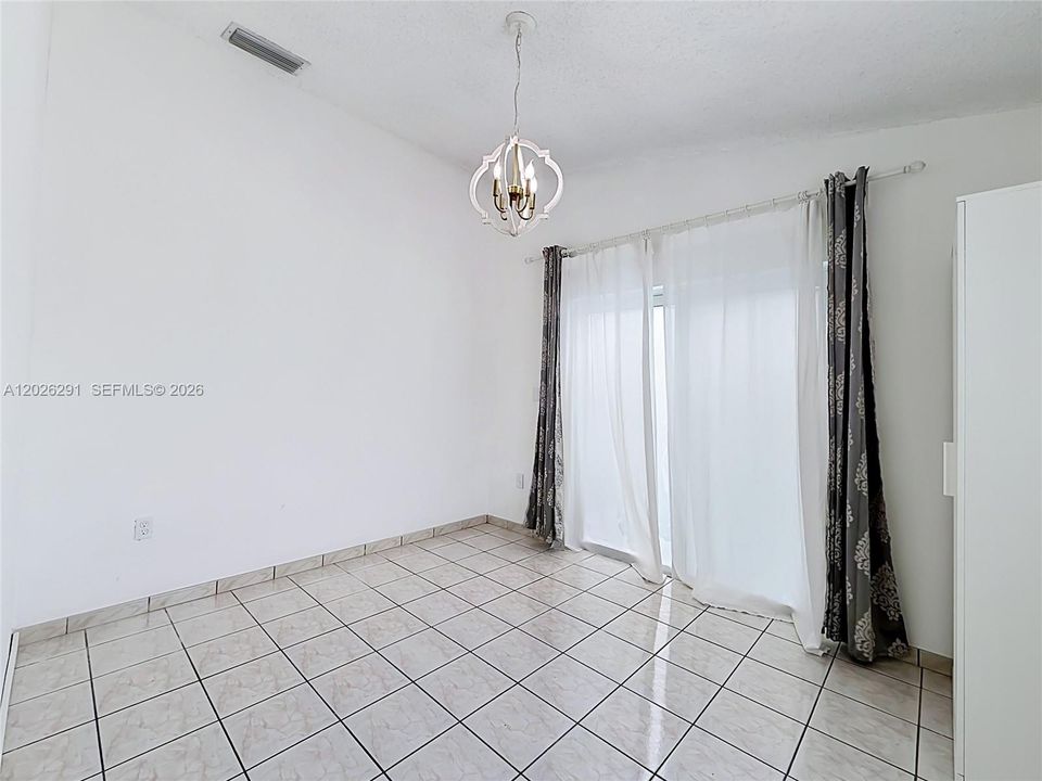 В аренду: $3,450 (3 спален, 2 ванн, 1430 Квадратных фут)