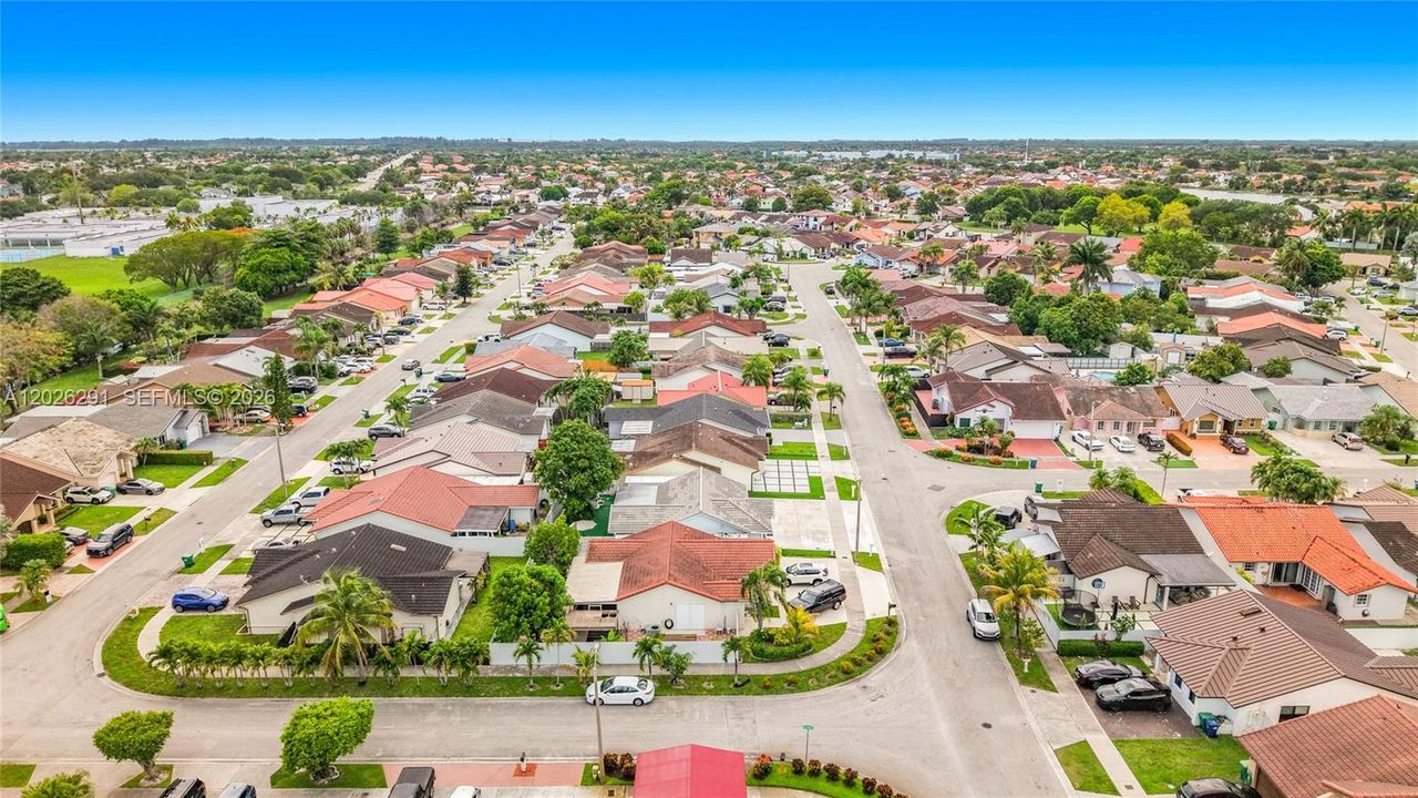 В аренду: $3,450 (3 спален, 2 ванн, 1430 Квадратных фут)