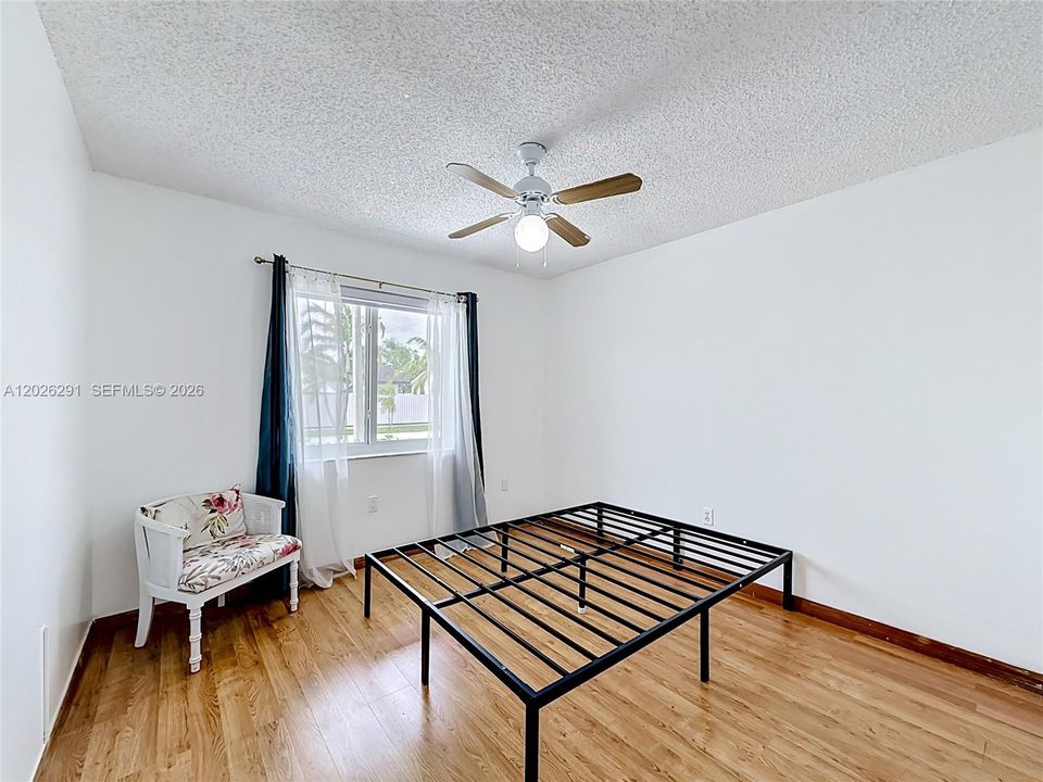 В аренду: $3,450 (3 спален, 2 ванн, 1430 Квадратных фут)