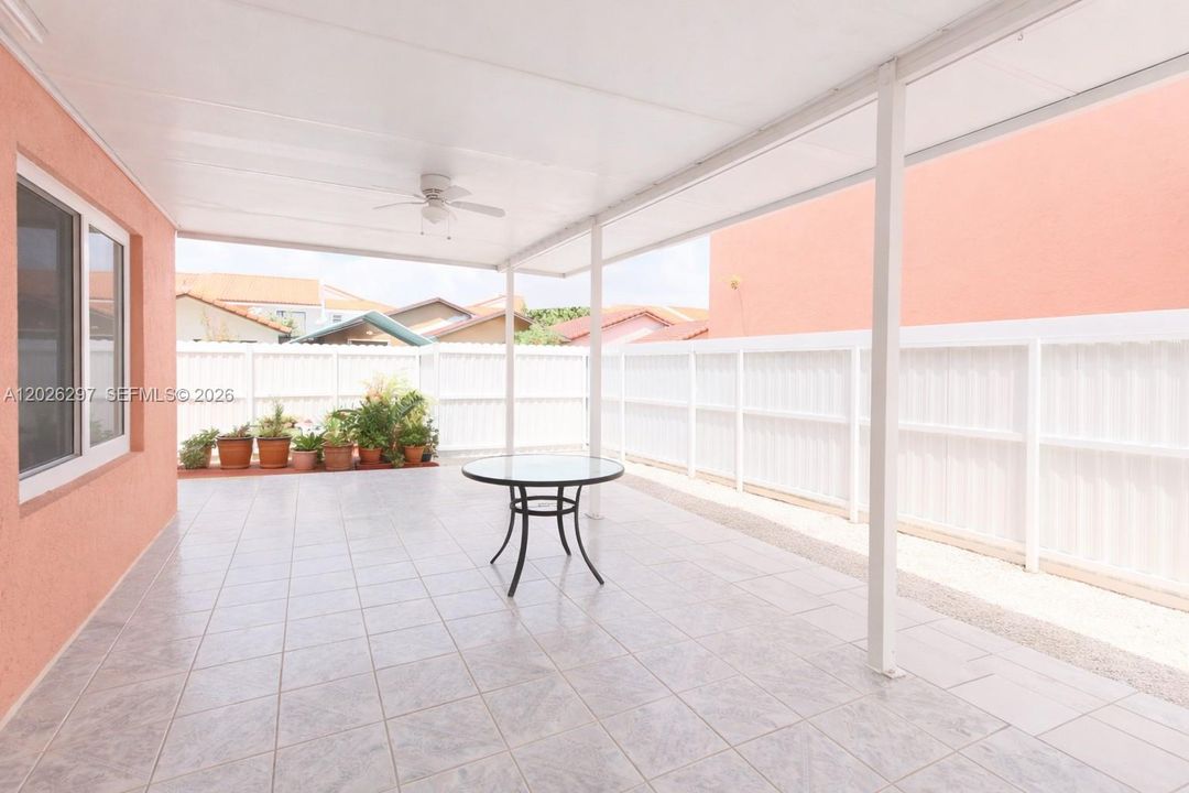For Sale: $650,000 (3 beds, 2 baths, 1392 Square Feet)