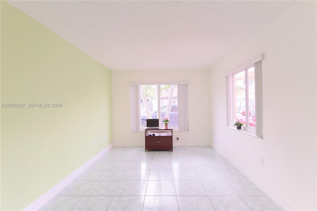 For Sale: $650,000 (3 beds, 2 baths, 1392 Square Feet)