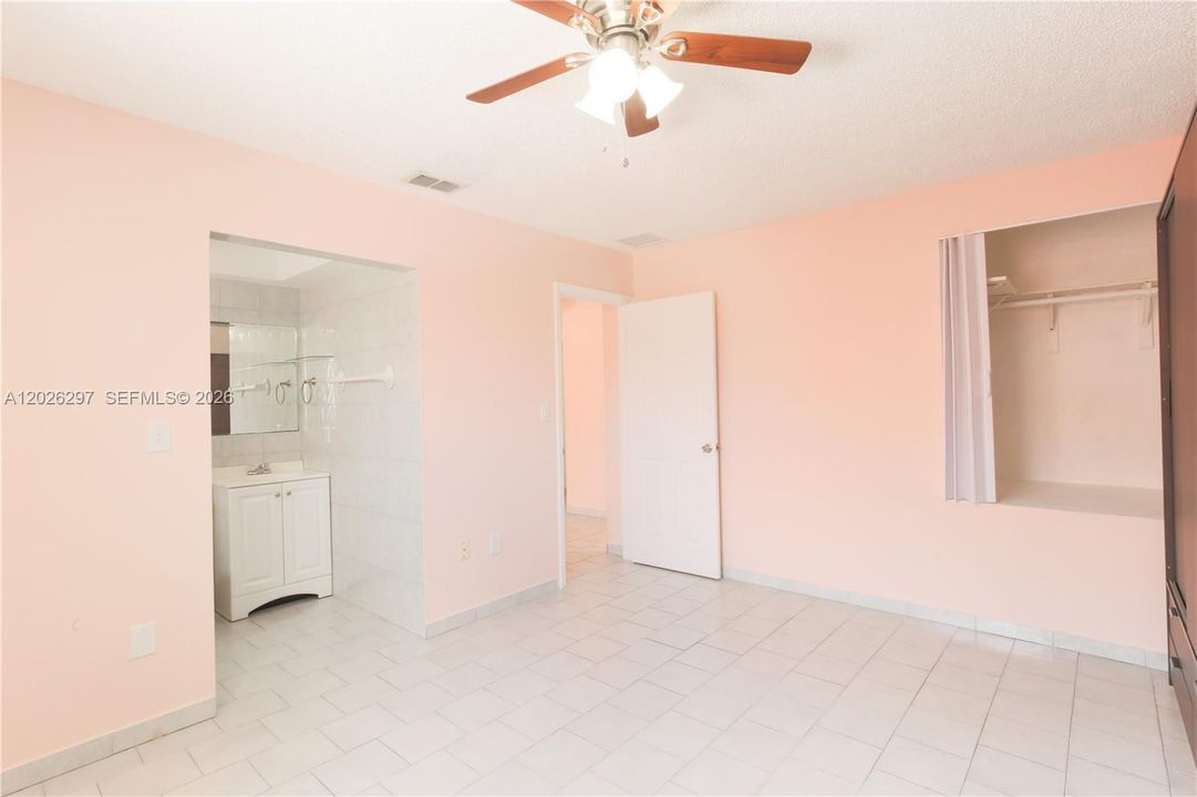 For Sale: $650,000 (3 beds, 2 baths, 1392 Square Feet)