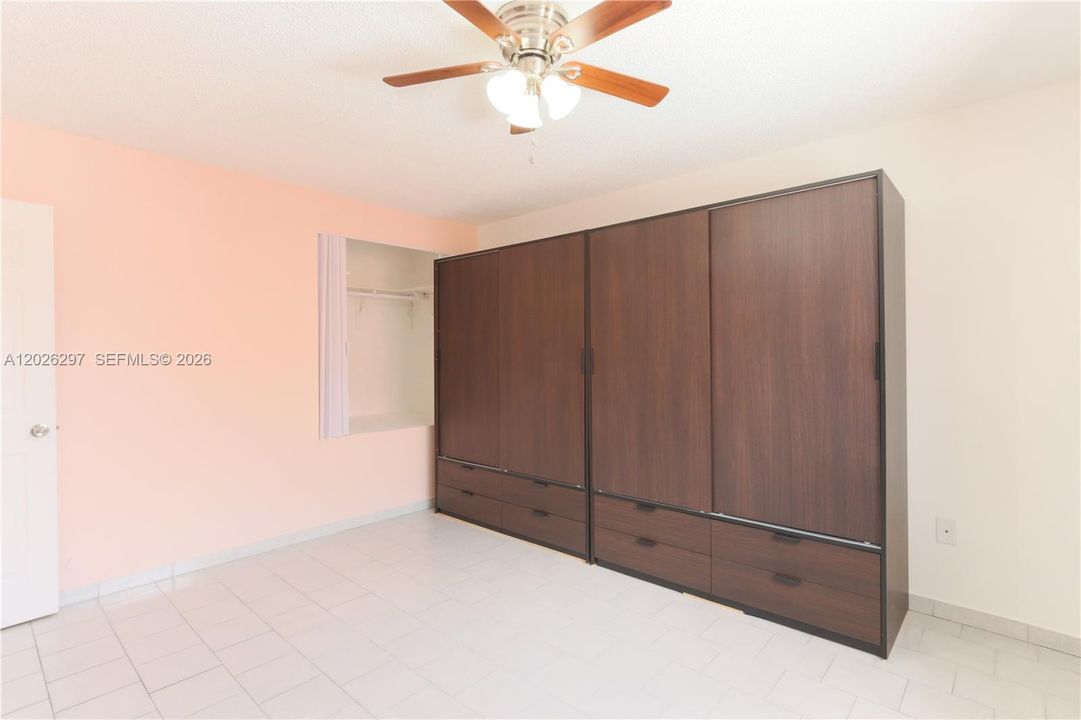 For Sale: $650,000 (3 beds, 2 baths, 1392 Square Feet)
