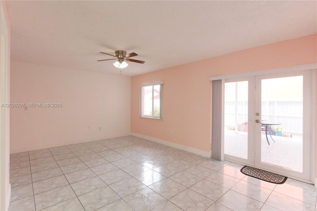 For Sale: $650,000 (3 beds, 2 baths, 1392 Square Feet)