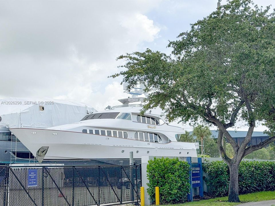 Safe Harbor Lauderdale Marina
