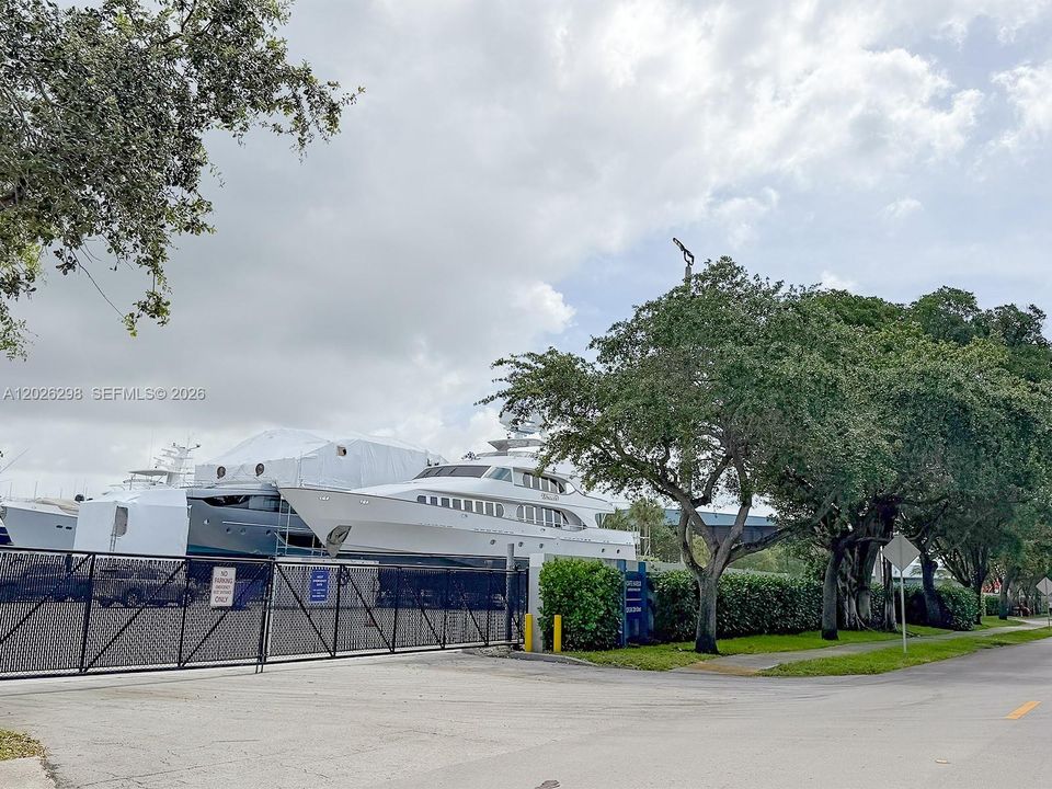 Safe Harbor Lauderdale Marina