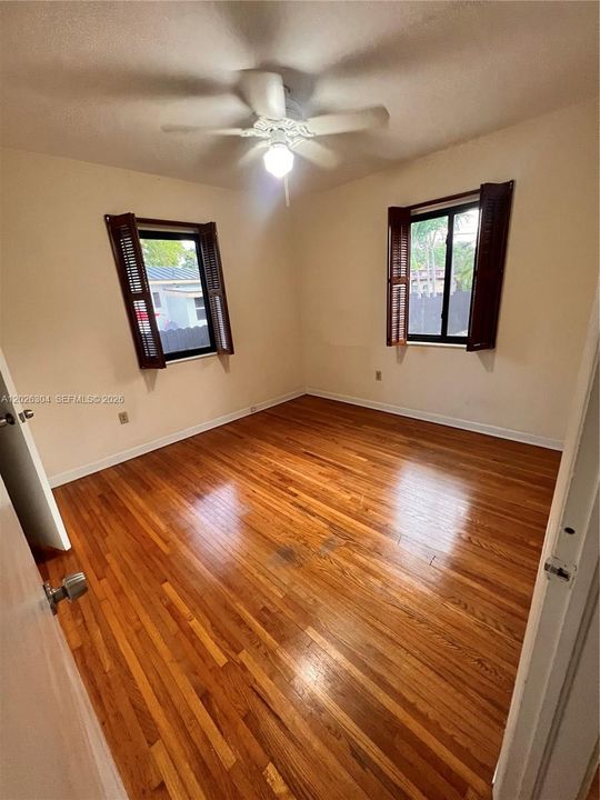 Activo con contrato: $3,400 (2 camas, 1 baños, 1266 Pies cuadrados)