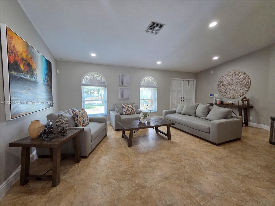 For Rent: $5,700 (4 beds, 2 baths, 2107 Square Feet)
