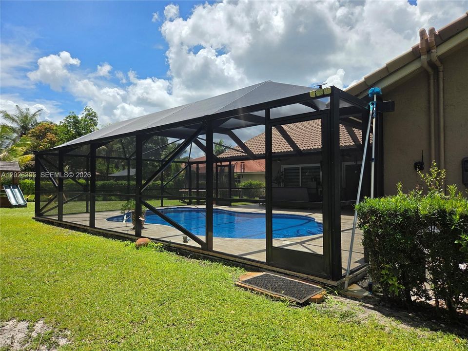 For Rent: $5,700 (4 beds, 2 baths, 2107 Square Feet)