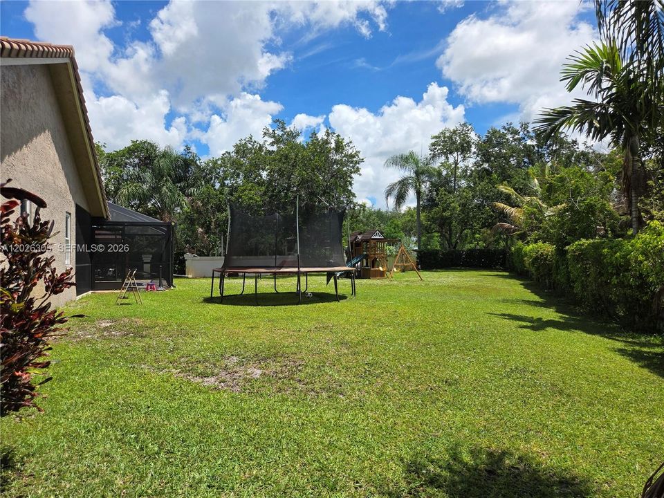 For Rent: $5,700 (4 beds, 2 baths, 2107 Square Feet)