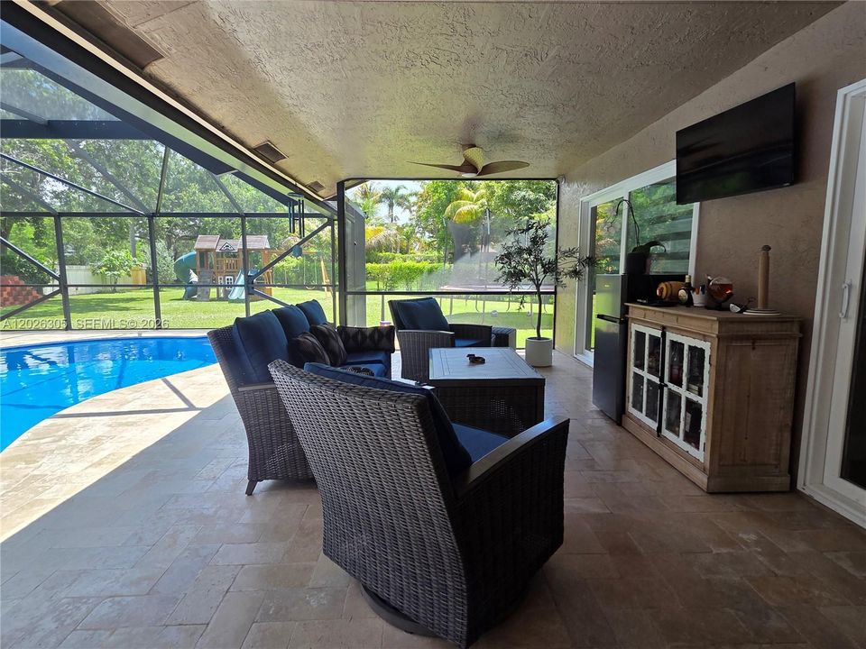 For Rent: $5,700 (4 beds, 2 baths, 2107 Square Feet)