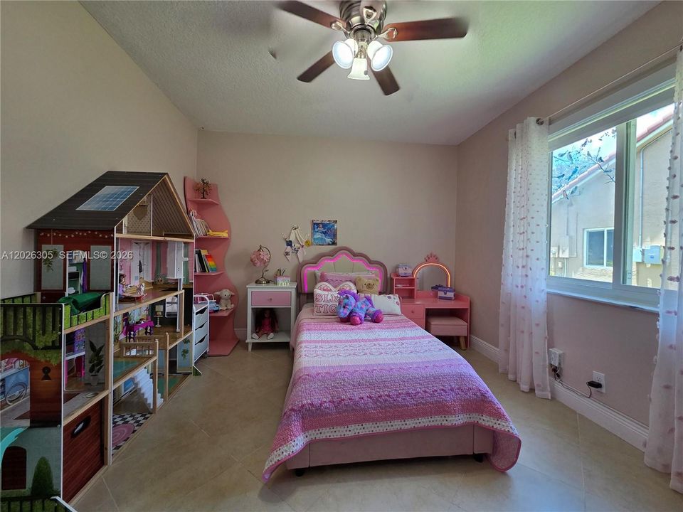 For Rent: $5,700 (4 beds, 2 baths, 2107 Square Feet)