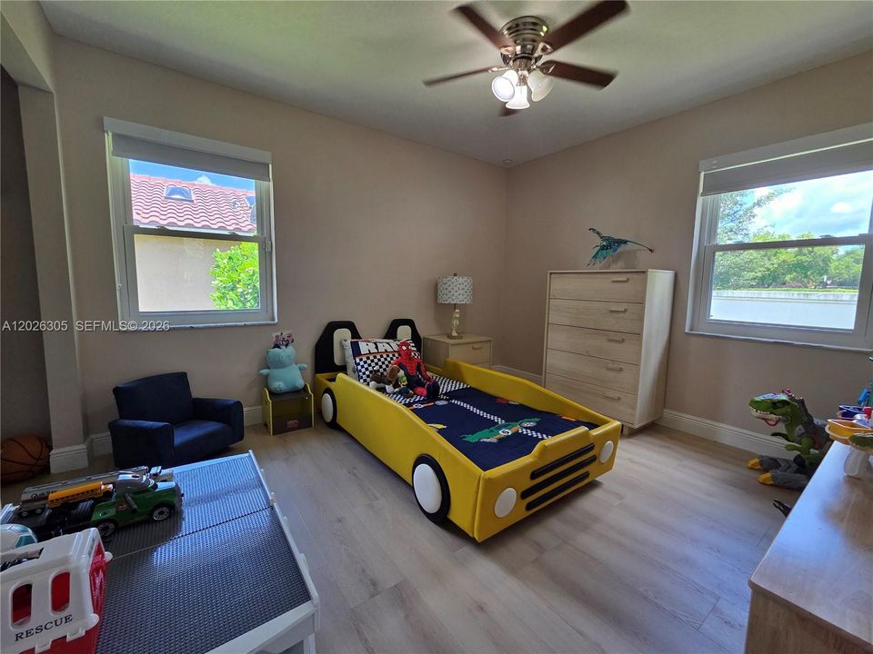 For Rent: $5,700 (4 beds, 2 baths, 2107 Square Feet)