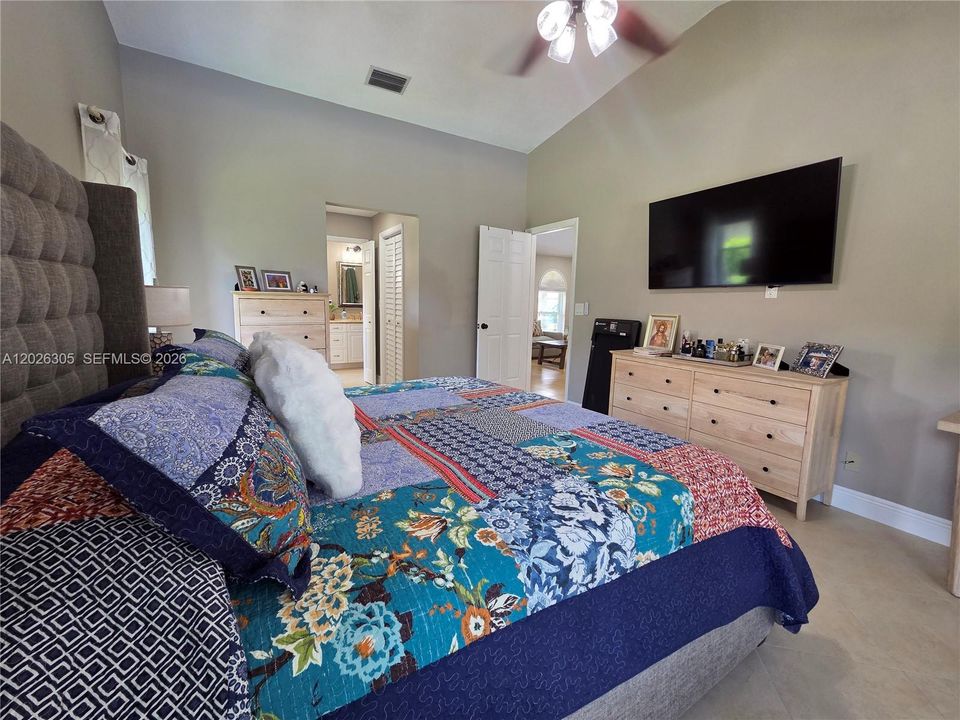 For Rent: $5,700 (4 beds, 2 baths, 2107 Square Feet)