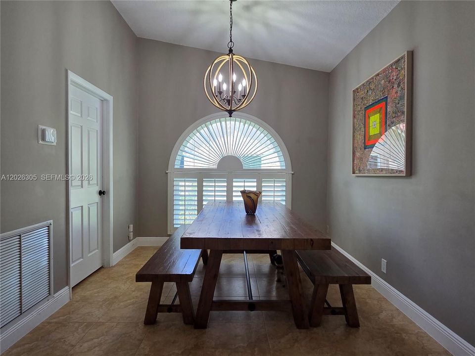 For Rent: $5,700 (4 beds, 2 baths, 2107 Square Feet)