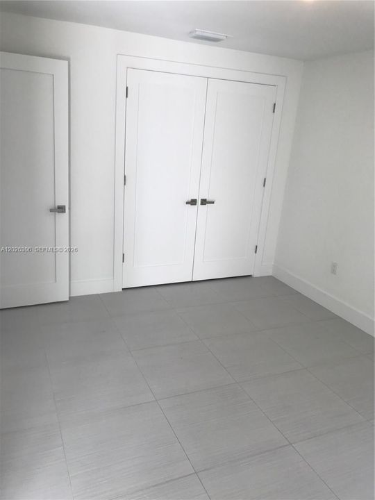 En Venta: $865,000 (4 camas, 3 baños, 2408 Pies cuadrados)