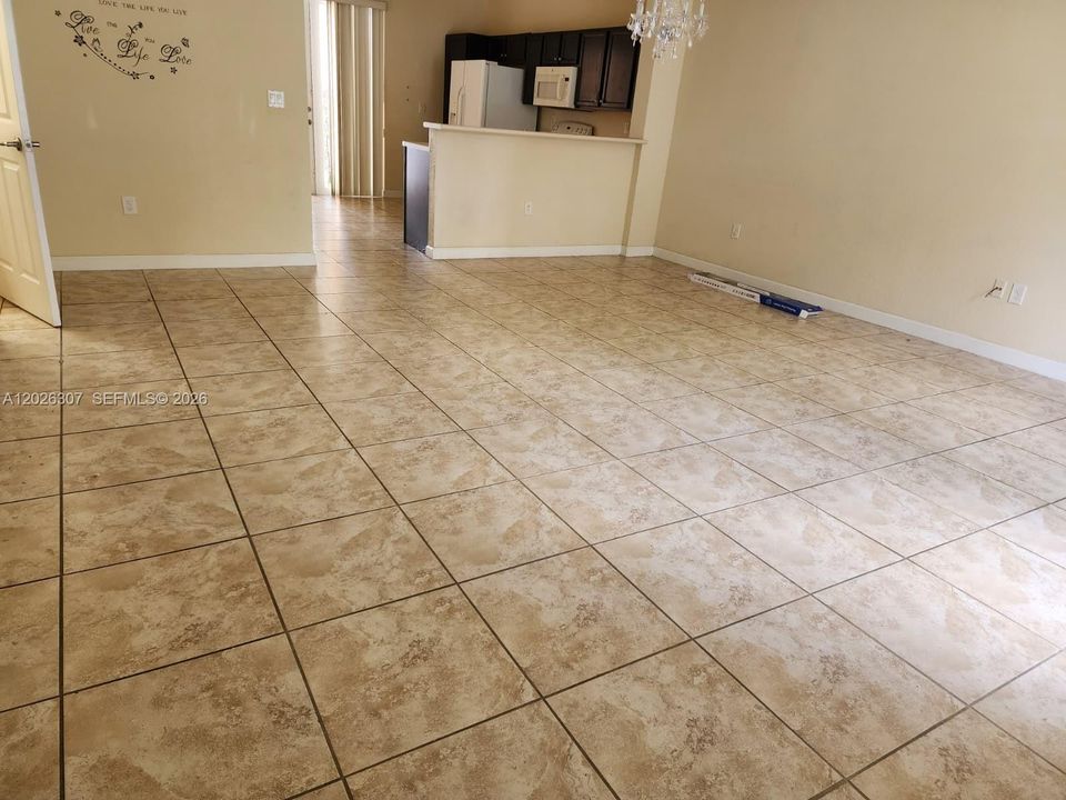 En Renta: $2,950 (3 camas, 2 baños, 1608 Pies cuadrados)