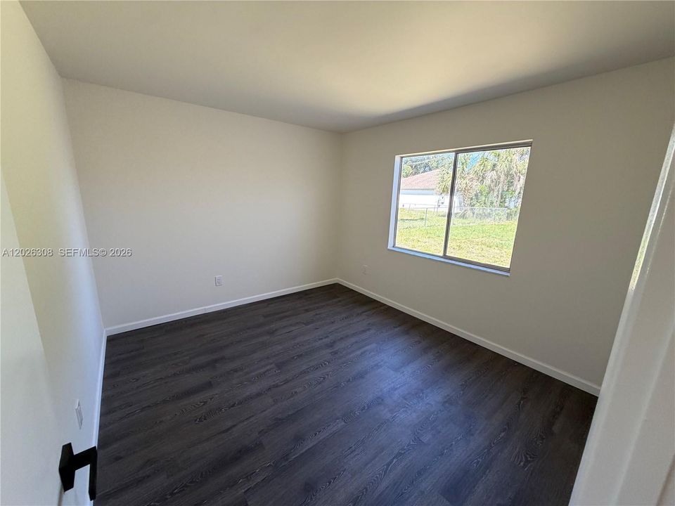 For Sale: $299,000 (4 beds, 1 baths, 1547 Square Feet)