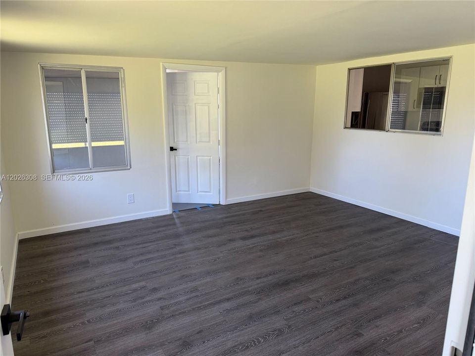 For Sale: $299,000 (4 beds, 1 baths, 1547 Square Feet)