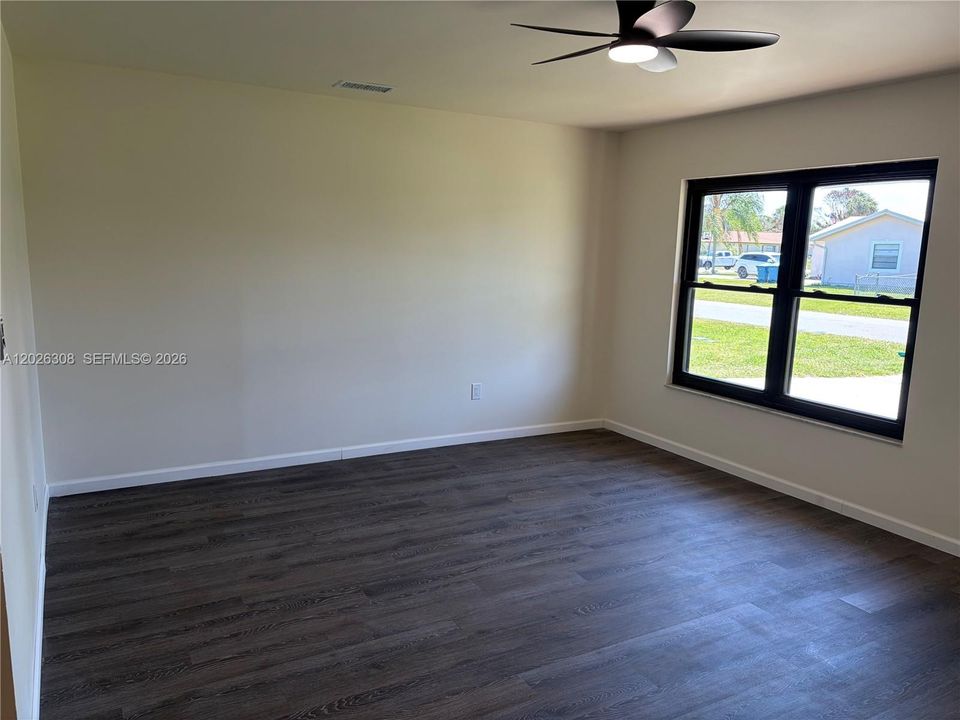 For Sale: $299,000 (4 beds, 1 baths, 1547 Square Feet)