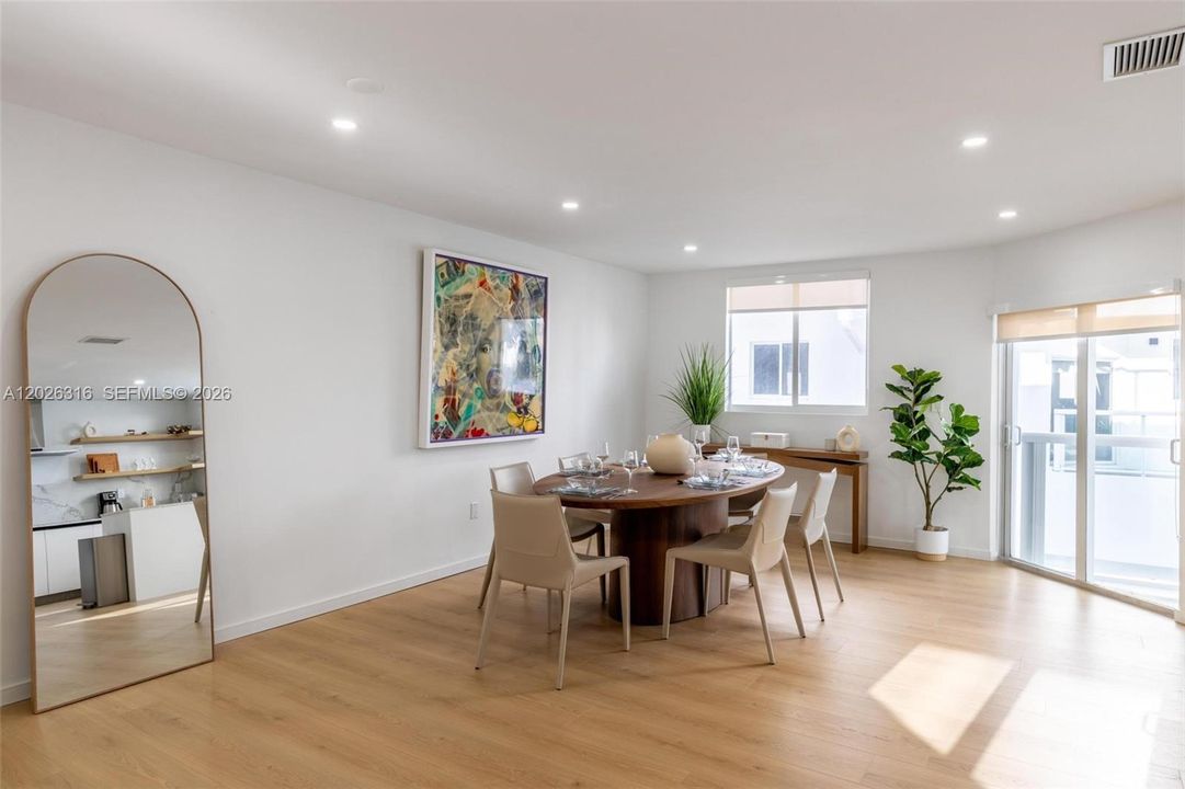 В аренду: $8,500 (3 спален, 4 ванн, 3469 Квадратных фут)