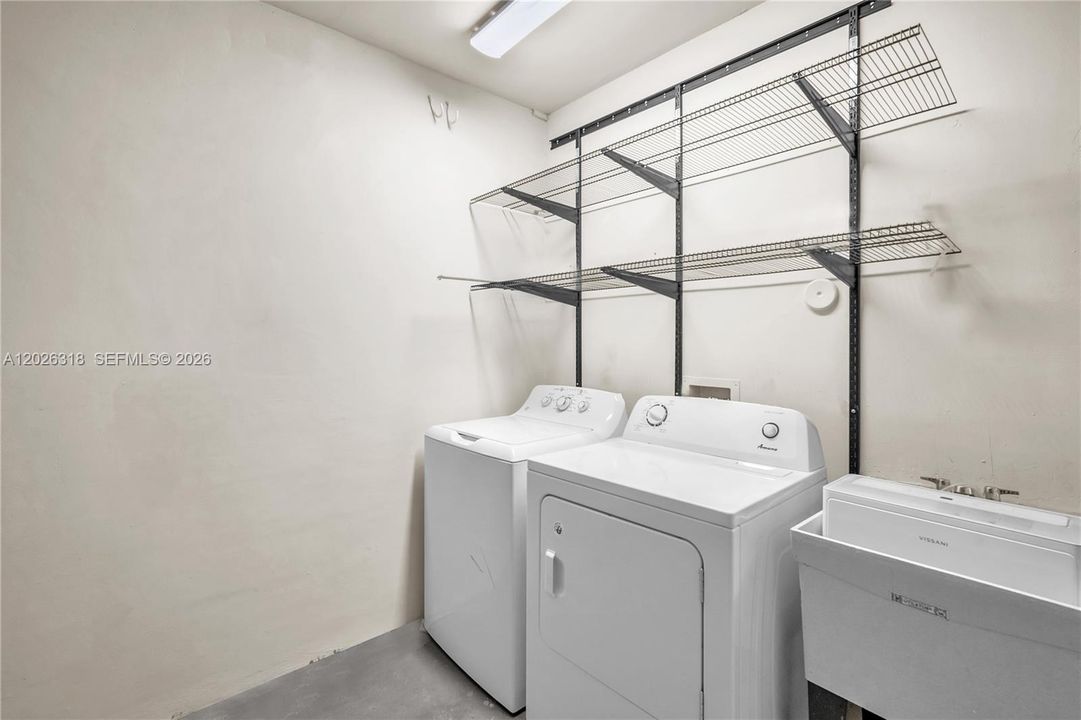 For Rent: $2,950 (2 beds, 2 baths, 1238 Square Feet)