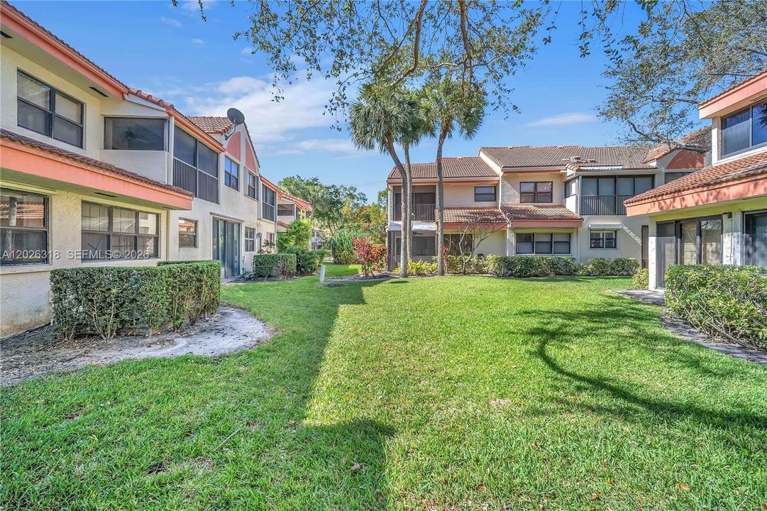 For Rent: $2,950 (2 beds, 2 baths, 1238 Square Feet)