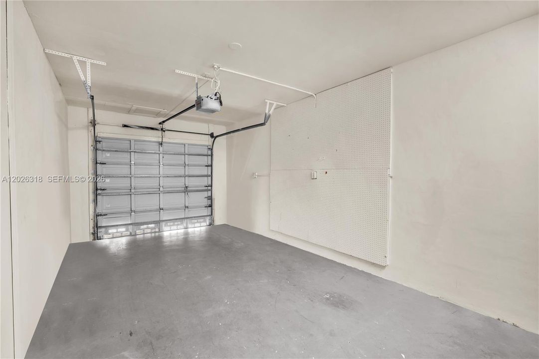 For Rent: $2,950 (2 beds, 2 baths, 1238 Square Feet)
